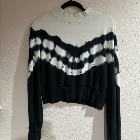 Fabletics pull over - Picture 2 of 2